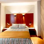 Hotel Dona Urraca 3*