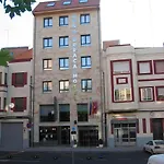 Hotel Dona Urraca 3*