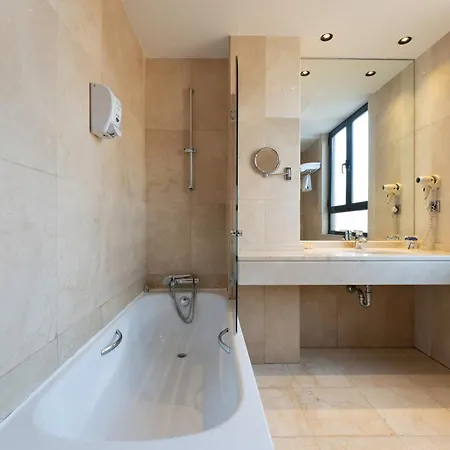 多纳沃卡酒店 3*