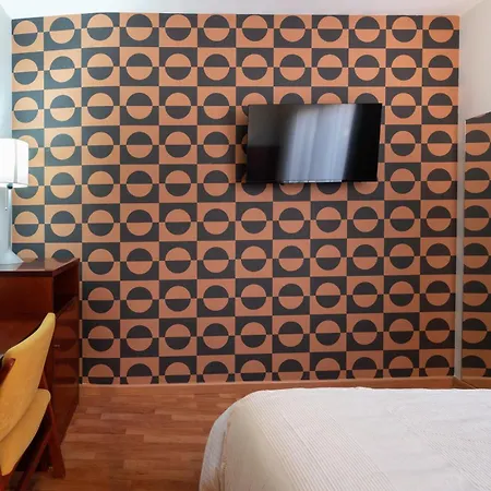 Hotel Dona Urraca 3*