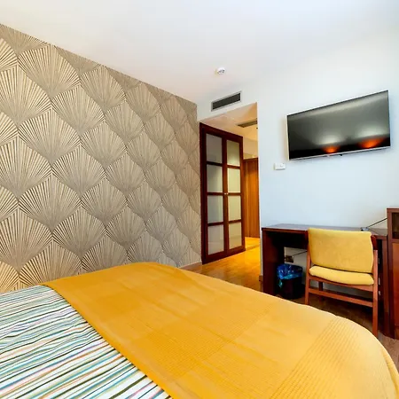 Doña Urraca 3*