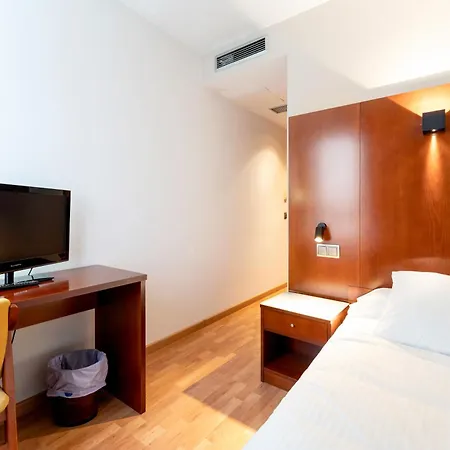 酒店 多纳沃卡酒店 3*