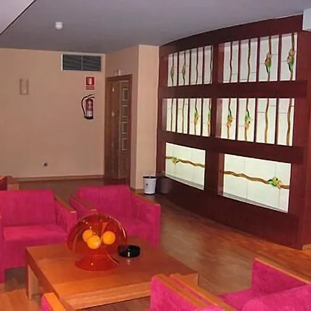 多纳沃卡酒店 3* 萨莫拉