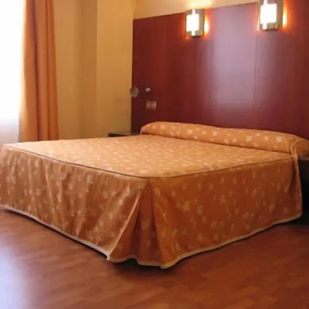 多纳沃卡酒店 3*