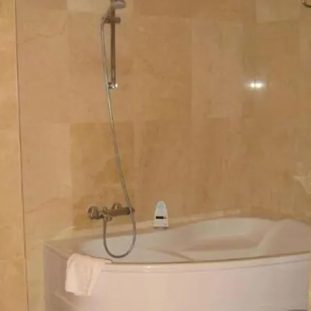 多纳沃卡酒店 萨莫拉