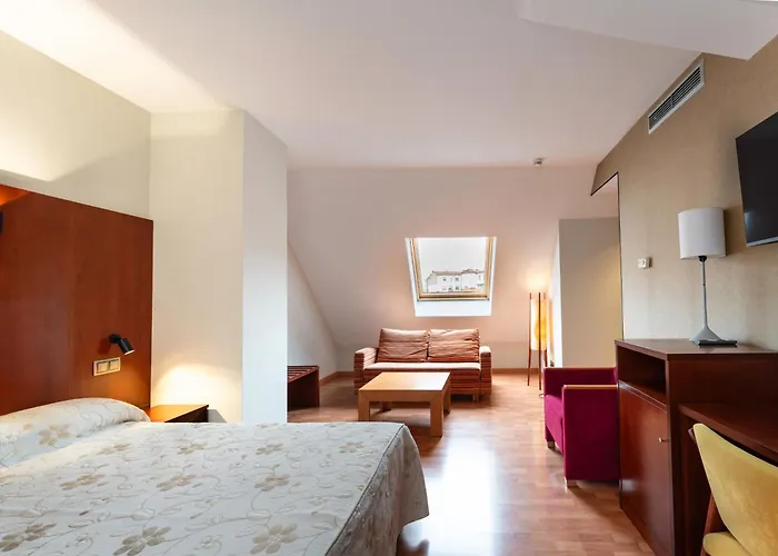 Hotel Dona Urraca 3*