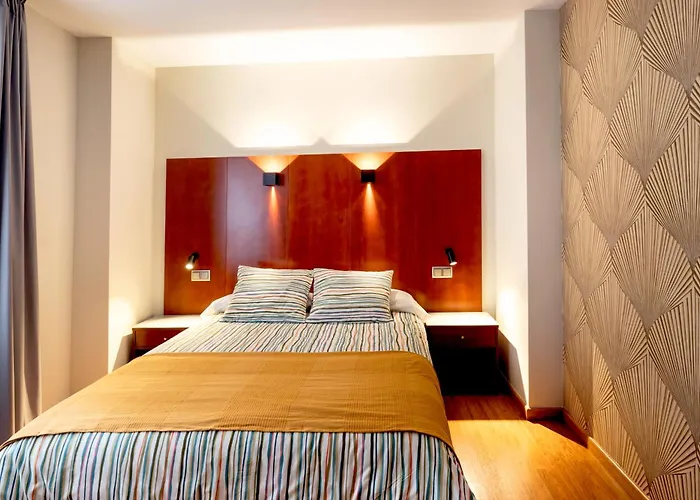 Hotel Dona Urraca 3*