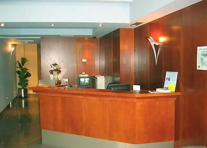 Hotel Dona Urraca 3*